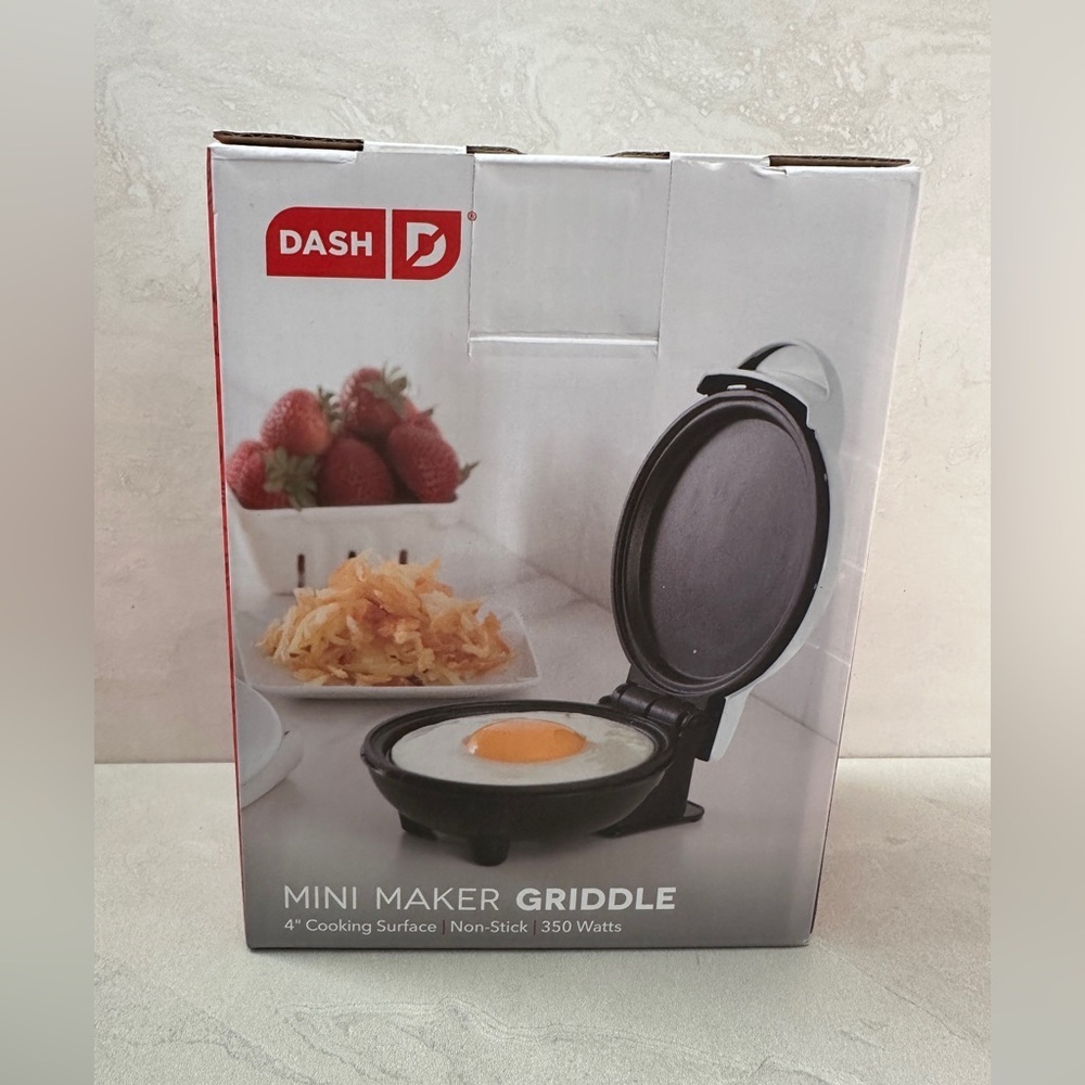 Dash Mini Maker Griddle - 4 inch cooking surface, 350 Watt, Black NEW IN BOX